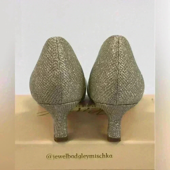 JEWEL Badgley Mischka Women's Dotty Bejeweled Wide Width Heels Gold Size 8.5 - Picture 11 of 11